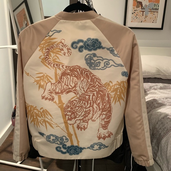 *SILK PATTERNED BOMBER JACK* - Picture 1 of 4